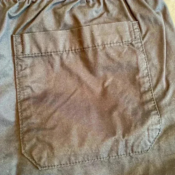 Gap Black 9” Easy Shorts.  NWT, Size Small. - Picture 3 of 9